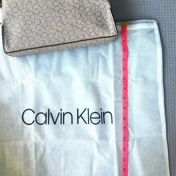 Calvin Klein Purse/Dust Bag NWT - Picture 13 of 14